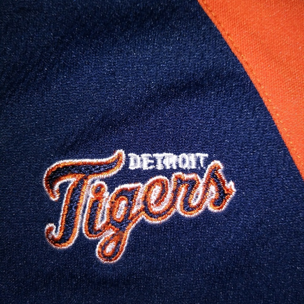 Detroit Tiger's Pullover - Picture 2 of 2